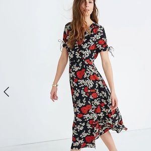 Madewell Peekaboo-Sleeve Midi Dress in Hillside Daisies